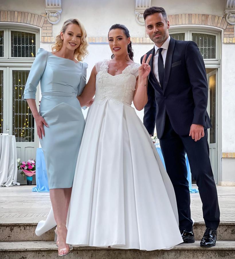 Cătălina Ponor a îmbrăcat rochia de mireasă! Campioana a ajuns într-o caleaşcă la nunta de poveste cu Bogdan Jianu 18849176