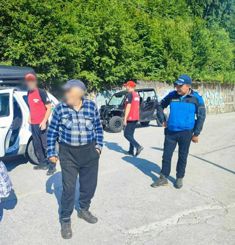 Nouă ore a durat salvarea unui bărbat de 79 de ani plecat de la o stână 18849234
