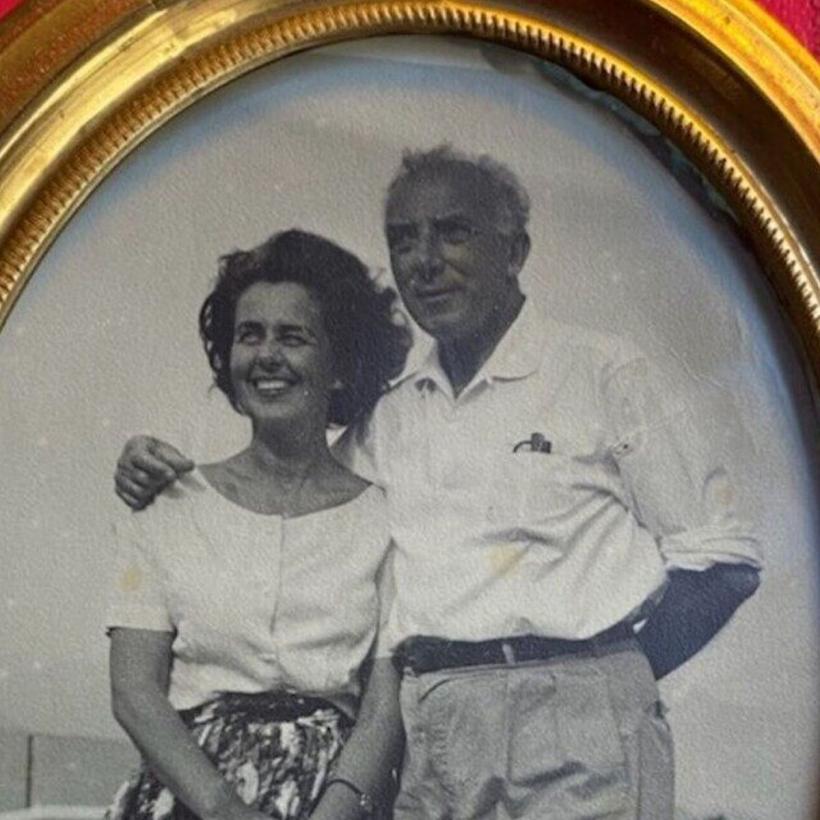 Măștile fine ale unui scriitor interzis  18849151