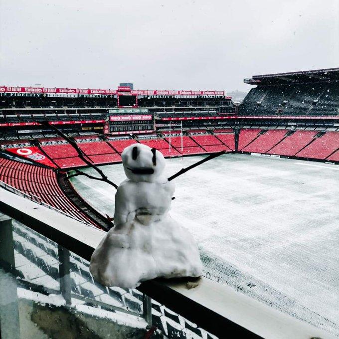 Lumea în imagini: Ninsoare puternică în Africa de Sud în iulie 2023. Fenomenul rar a scos oamenii la zăpadă 18849365