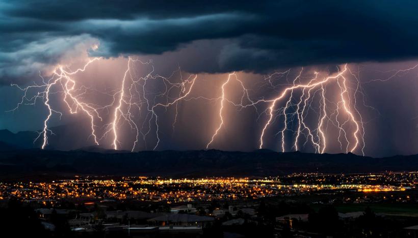 Furtună puternică în Elveţia: Zeci de mii de fulgere în mai puţin de 24 de ore