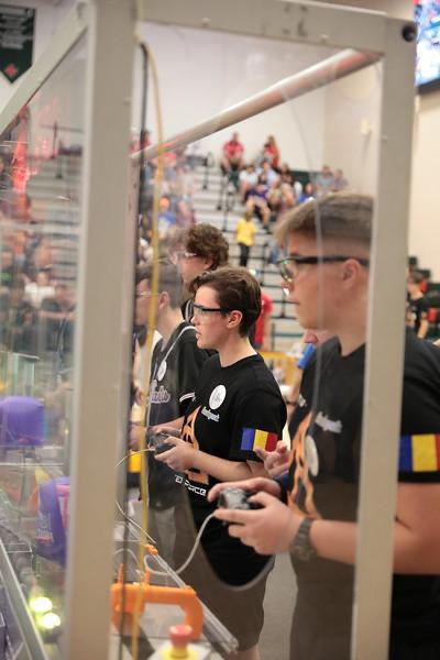 Echipa de robotică a Liceului Național de Informatică Arad ”Delta Force” a pus Aradul și România încă odată pe harta roboticii mondiale 18849745