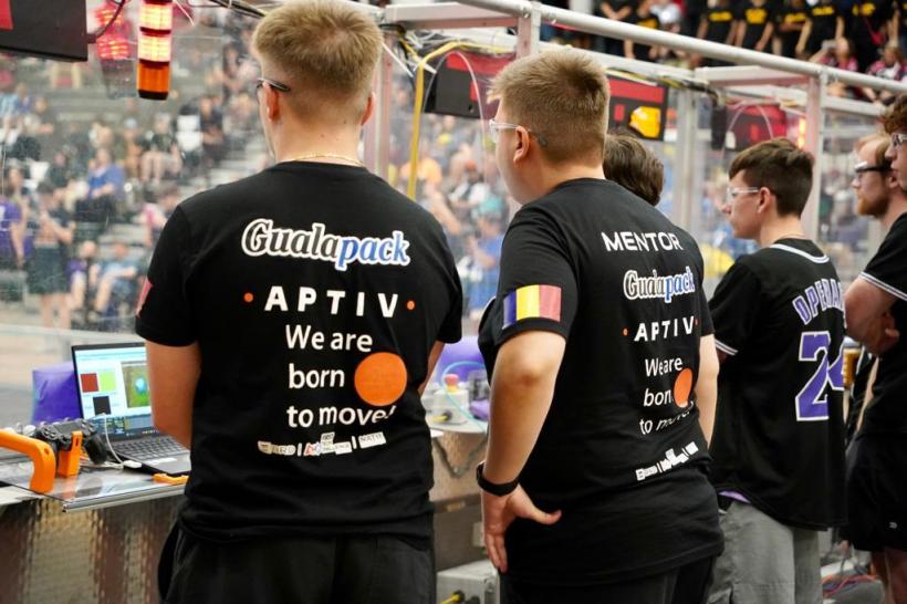 Echipa de robotică a Liceului Național de Informatică Arad ”Delta Force” a pus Aradul și România încă odată pe harta roboticii mondiale 18849747