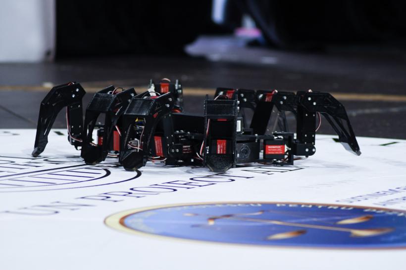 Susținem inovația! Cei mai buni roboți „made în România”, premiați la prima ediție a concursului de robotică organizat de Senatul Științific 18849812