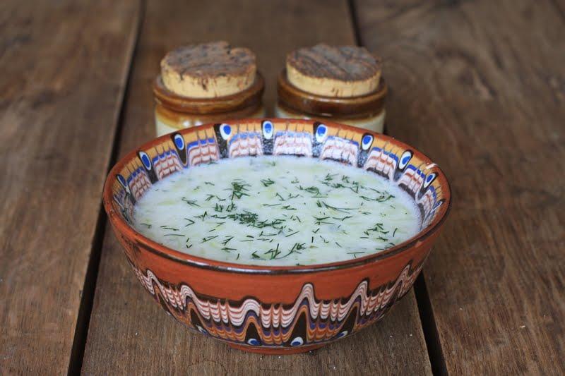 Castraveții în rețete: Mast o khiar, Tarator, Sunomono, Tzatziki sau Horiatiki 18849860