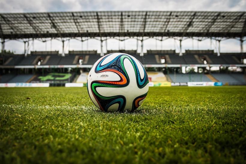(P) Superliga de fotbal - o retrospectivă asupra istoriei și evoluției competiției