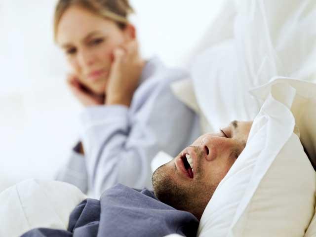 Divorț de somn: Peste o treime dintre cuplurile americane dorm în paturi separate