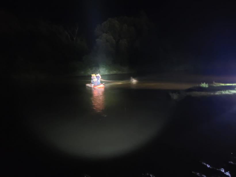 Tragedie la Botoșani. Un copil de 14 ani înecat în apele râului Prut 18850005