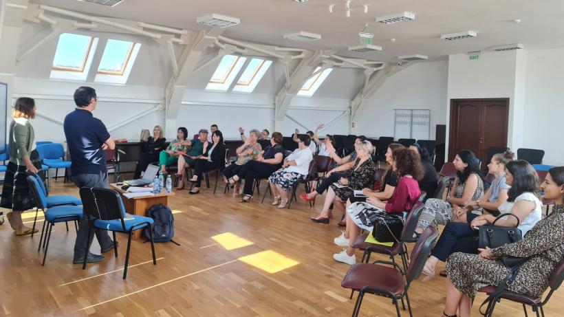 Proiectul de educație media „Documentare la bibliotecă” revine cu ateliere în bibliotecile din Vâlcea, București și Dâmbovița 18849876