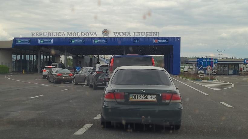 Aglomerație la frontierele României. Peste 400.000 de oameni au trecut granița 18850216
