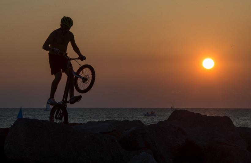 Un mountain biker a murit, după ce a ajutat excursioniști deshidratați 18850412