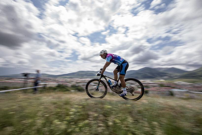 Un mountain biker a murit, după ce a ajutat excursioniști deshidratați 18850413