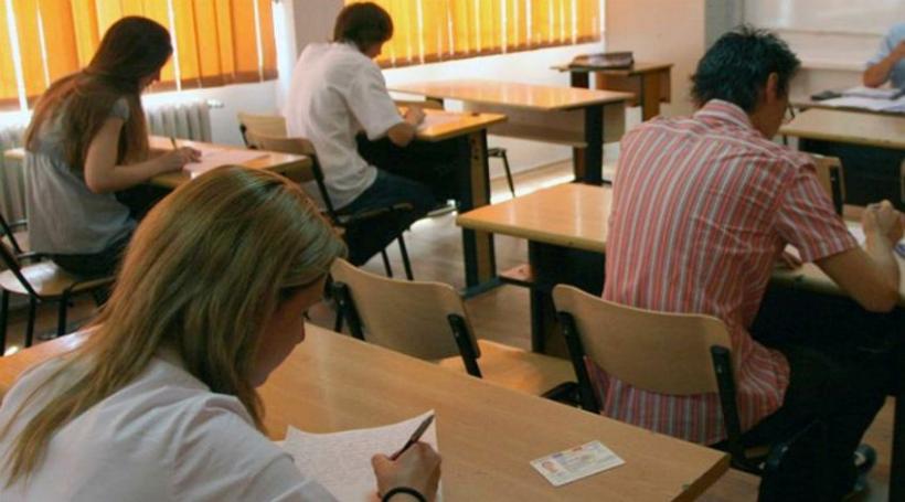 Patru profesori au fost dați afara din examenul de definitivat pentru că au încercat să copieze