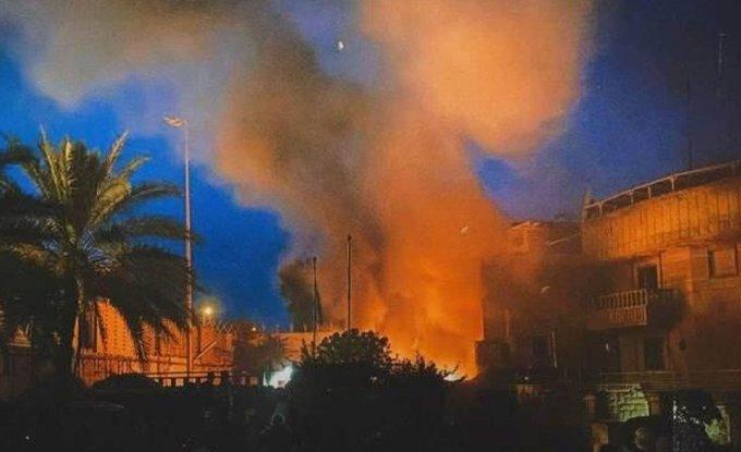 Ambasada Suediei din Bagdad, luată cu asalt și incendiată din cauza arderii Coranului