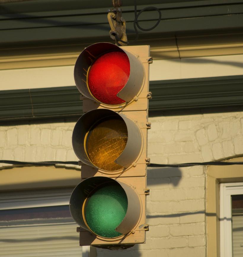 21 de intersecții intens circulate din Capitală vor fi semaforizate