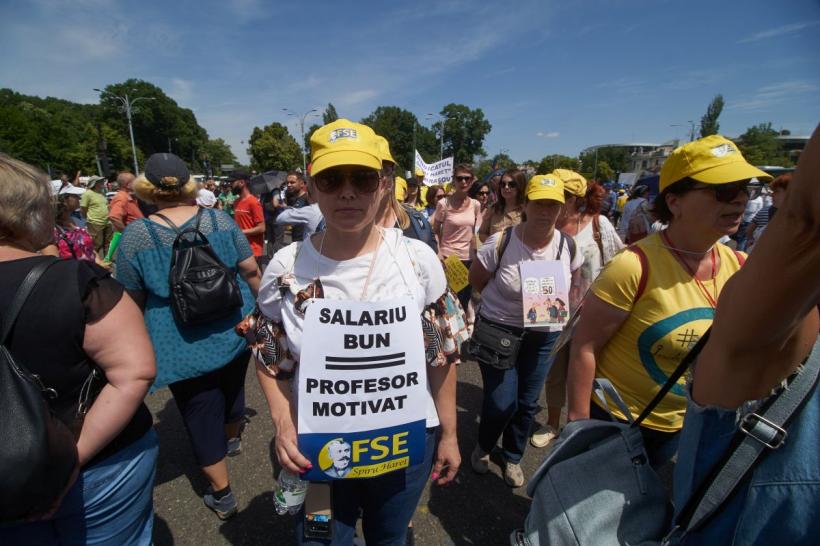 4.500 euro/lună, câștigul unui profesor în România 18851235