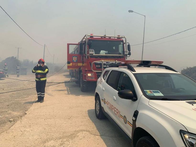 Pompierii români intervin pentru stingerea incendiilor în sud-estul insulei Rodos 18851362