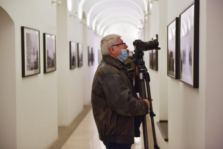 Revoluția Română din 1989 – expoziție de fotografie 18851299