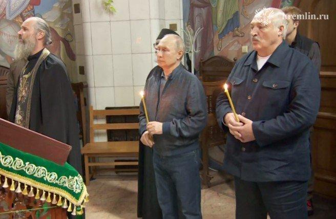 Putin, cu servieta nucleară la o mănăstire din Rusia 18851513