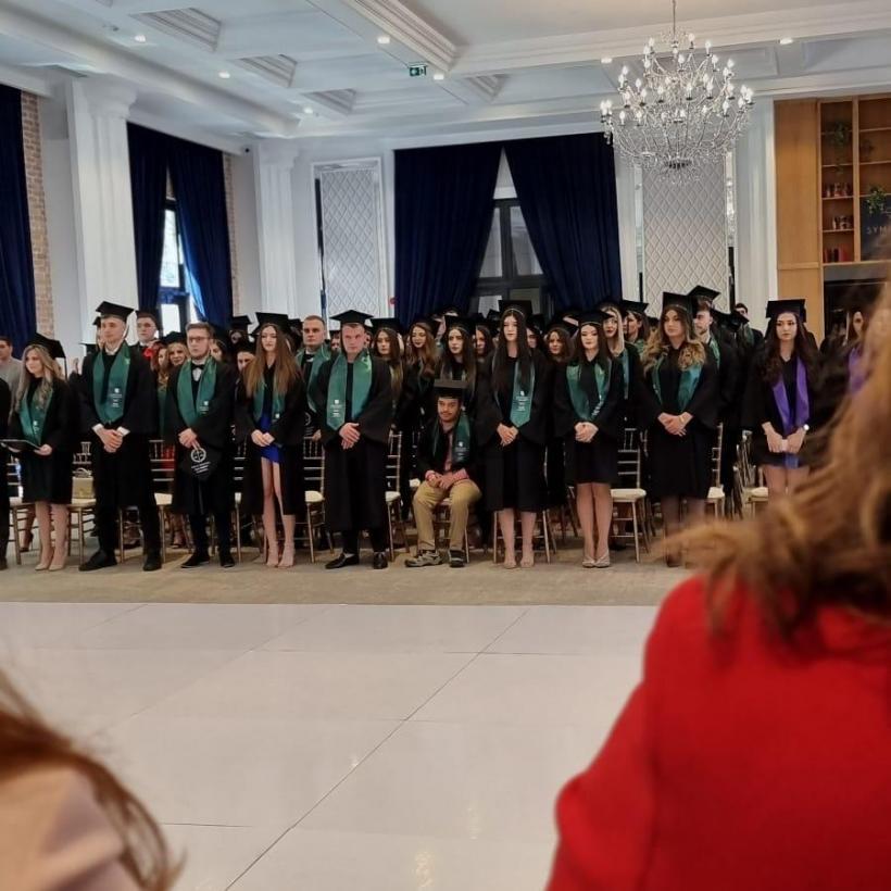 Povestea uimitoare a tânărului care și-a luat licența în Drept cu nota 10. Carol nu-și poate folosi membrele: "N-am avut de ales" 18851707