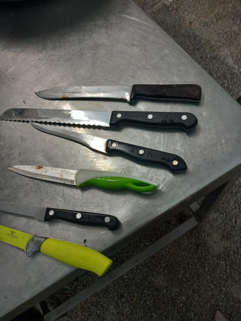 Rugină, mizerie, fructe stricate la o firmă de catering din Constanța care asigura mâncarea pacienților din spitale 18851689