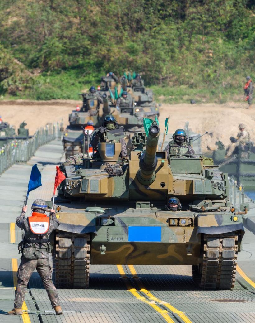 România cumpără tancuri Hyundai și obuziere Samsung 18851740