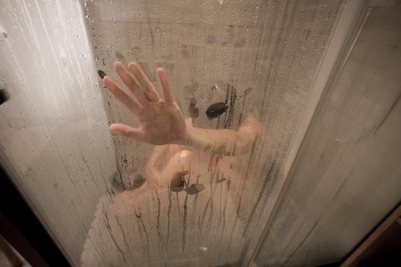 De ce este periculos să faci duș atunci când este furtună