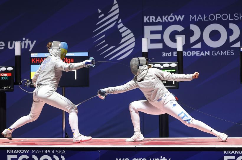 Scrimeră ucraineancă, descalificată la mondiale deoarece nu a dat mâna cu adversara din Rusia 18851996