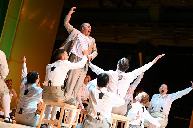 TNRS a pus în vânzare biletele pentru luna septembrie. Publicul, așteptat la trei premiere, la „Faust”, „Jocuri vorbe greieri...” și multe alte spectacole apreciate 18851943