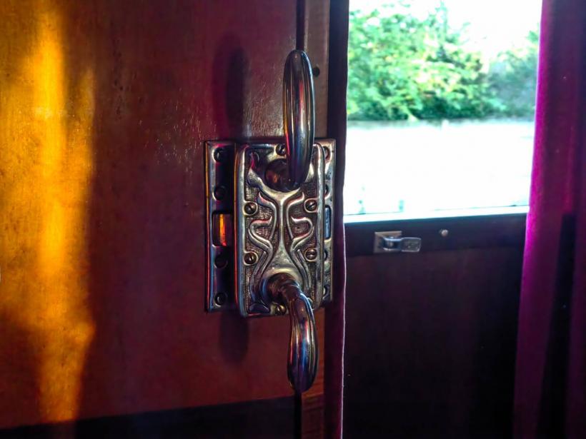 Trenul Regal a ajuns la Tulcea, după 85 de ani. Simbolurile regalității, distruse de comuniști 18852022