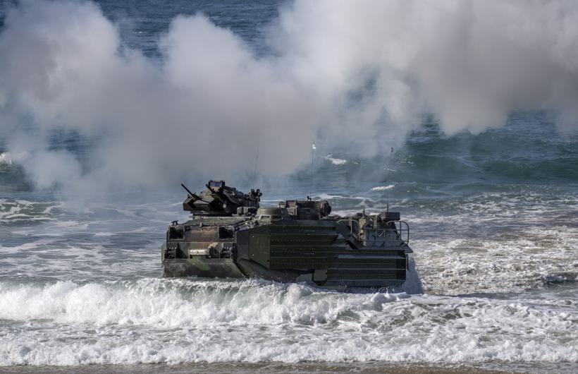 Achiziție vitală! România va cumpăra din SUA vehicule amfibii de asalt 18852125