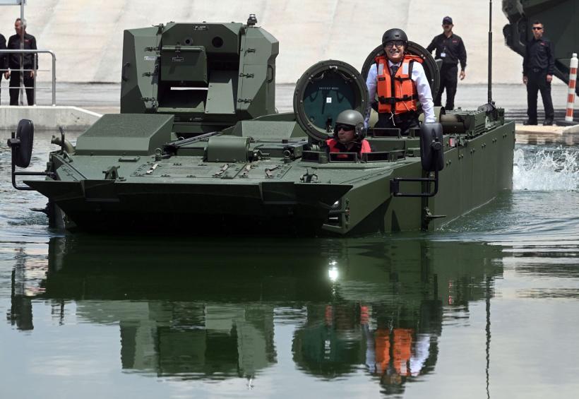 Achiziție vitală! România va cumpăra din SUA vehicule amfibii de asalt 18852127