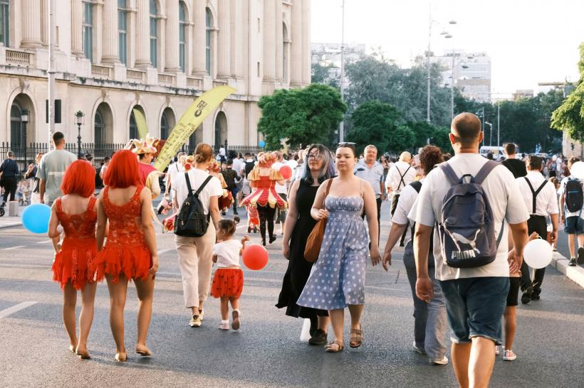 „Străzi deschise – București, Promenadă urbană” revine pe Calea Victoriei duminică, 30 iulie, cu trasee pietonale şi spectacole de teatru şi dans