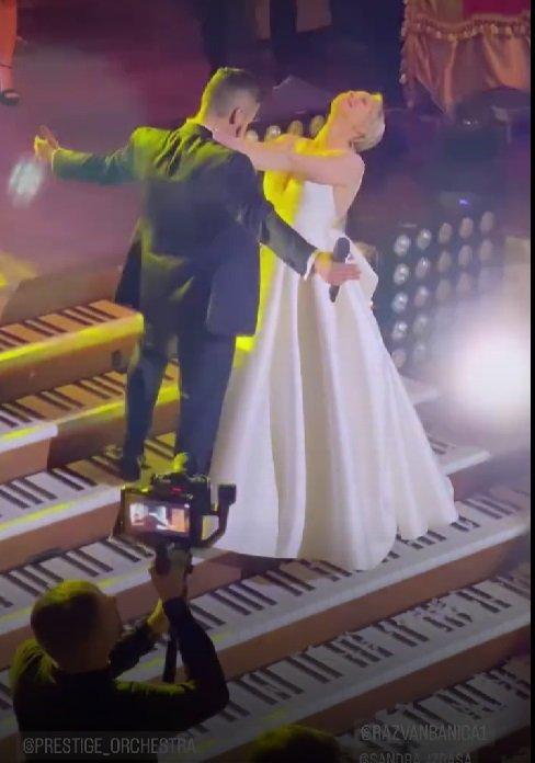 Nunta de poveste a Sandrei Izbașa: „Ne bucurăm să fim căsătoriți în fața lui Dumnezeu” 18852392