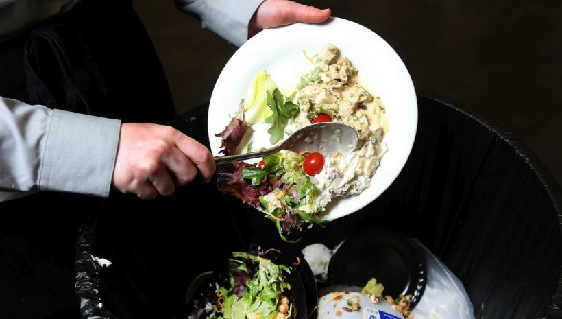 În timp ce Bruxelles-ul vrea ținte clare, la noi, combaterea risipei alimentare este blocată în Parlament de opt luni  18852417