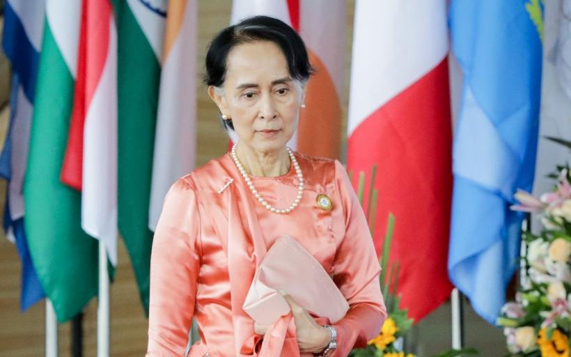 Fosta lideră din Myanmar, grațiată dar în detenție