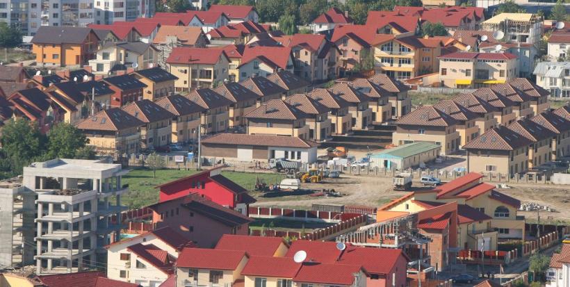 Capitalismul românesc: muncești la privat pentru salarii la stat 18852592