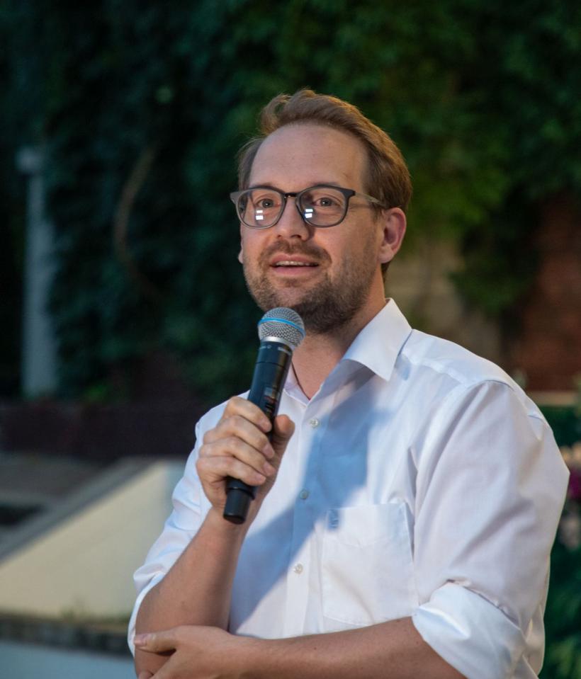 Achiziții, în plină vară, de studii de fezabilitate, mentenanță și servicii de evaluare pentru Primăria Capitalei și Primăria Sectorului 1 18852830