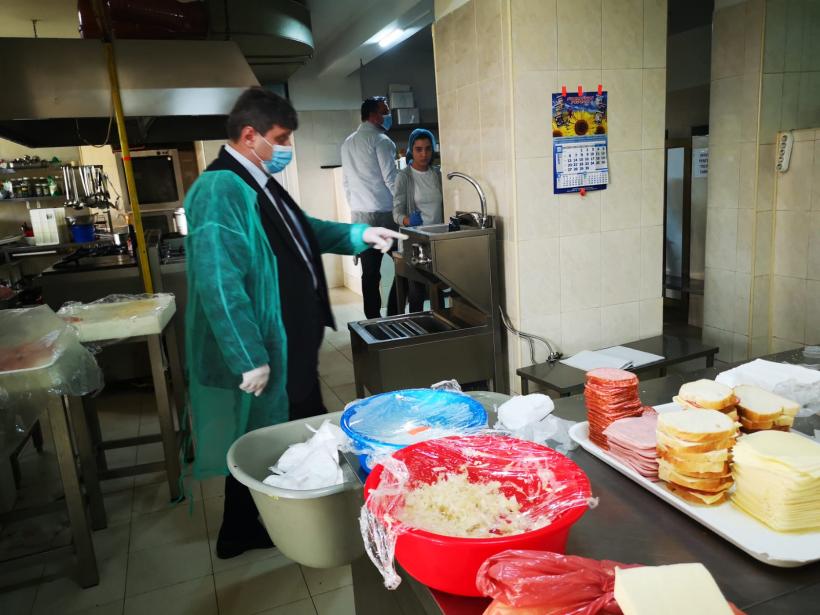 Firmă de catering din Alba Iulia închisă temporar din cauza mizeriei