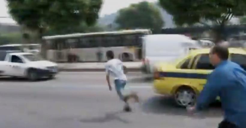 Zeci de brazilieni au fost uciși în urma unor raiduri ale poliției  18852879