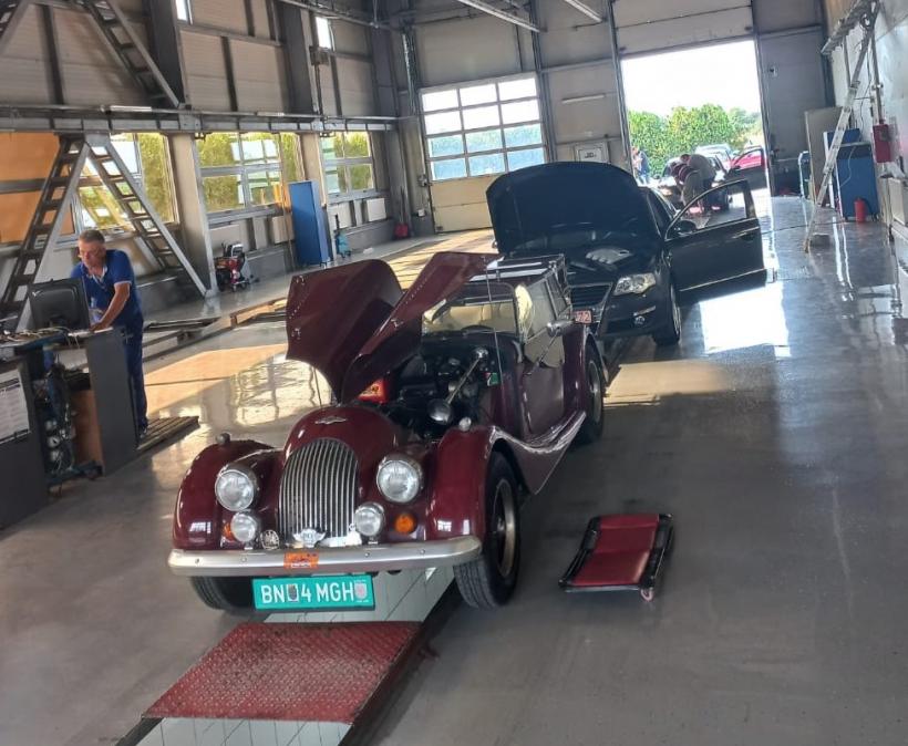 Mașină de colecție, la RAR Ialomița 18853150