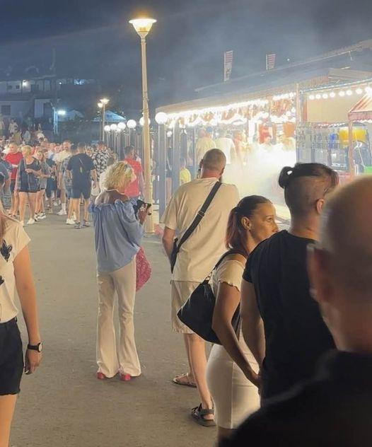 Scandal monstru în Satul de Vacanţă din Mamaia. Patronii şi angajaţii au aruncat cu scaune, carne și clătite 18853242