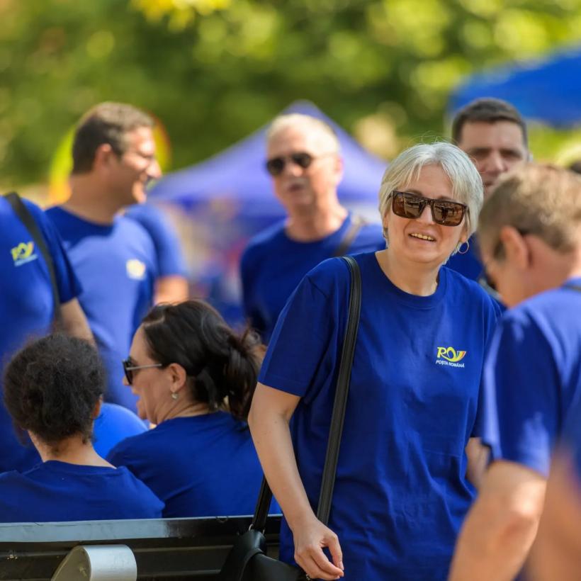 1000 de poștași au încins Hora Unirii la Marșul Factorilor Poștali de la Alba Iulia, cel mai mare de până acum 18853308