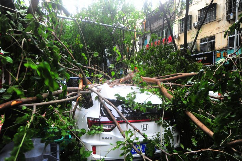 Taifunul Doksuri a lovit China: Peste un milion de oameni au fost evacuați din cauza inundațiilor  18853359