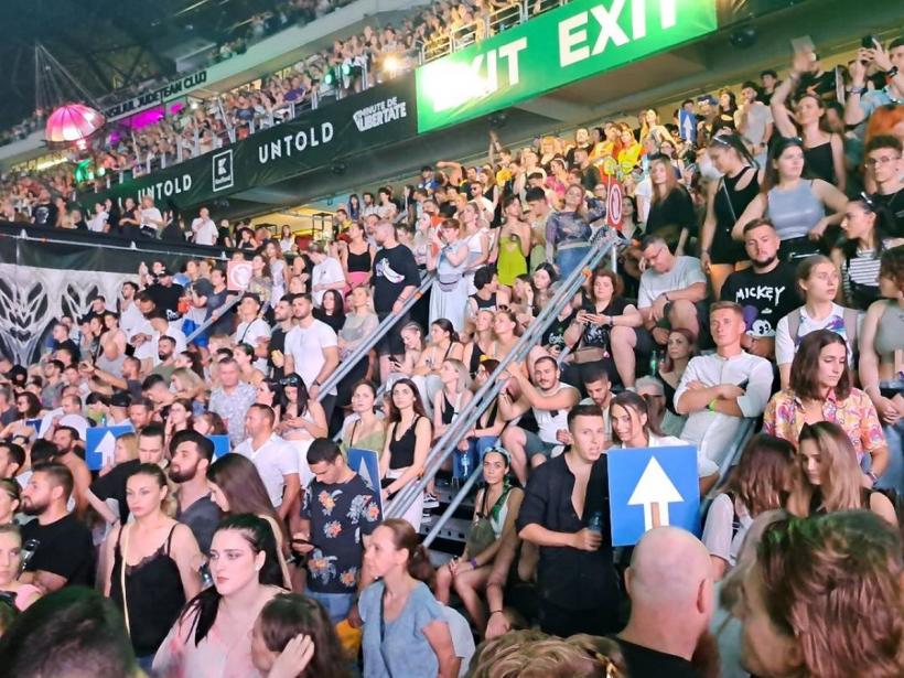 Afacerea Untold s-a încins: Festivalul lui Boc s-a inflamat până a luat foc 18853424