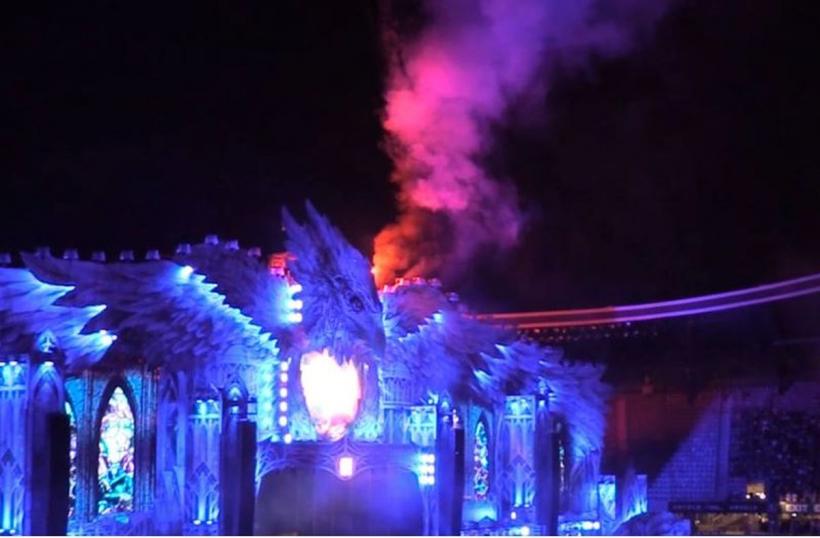 Afacerea Untold s-a încins: Festivalul lui Boc s-a inflamat până a luat foc