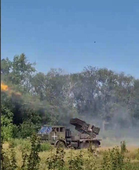 România a trimis un adevărat arsenal de luptă în Ucraina: lansatoare de rachete, obuziere, TAB-uri, mitraliere și muniție 18853904