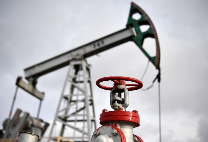 Scade prețul petrolului din cauza îngrijorărilor legate de China