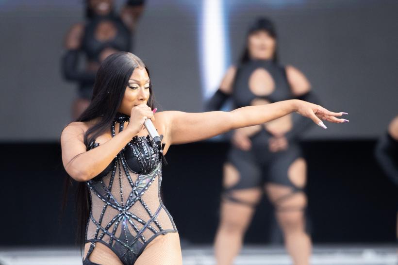 Rapperul Tory Lanez, condamnat la 10 ani de închisoare după ce a împușcat-o pe Megan Thee Stallion 18853797