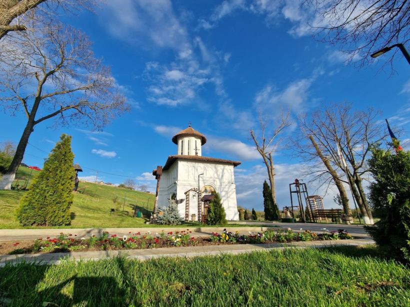 „În Biserică este salvarea noastră ca neam” 18853862